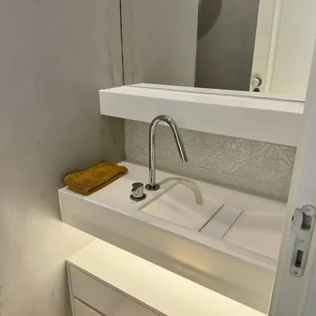 Private Private Wc * Лиссабон